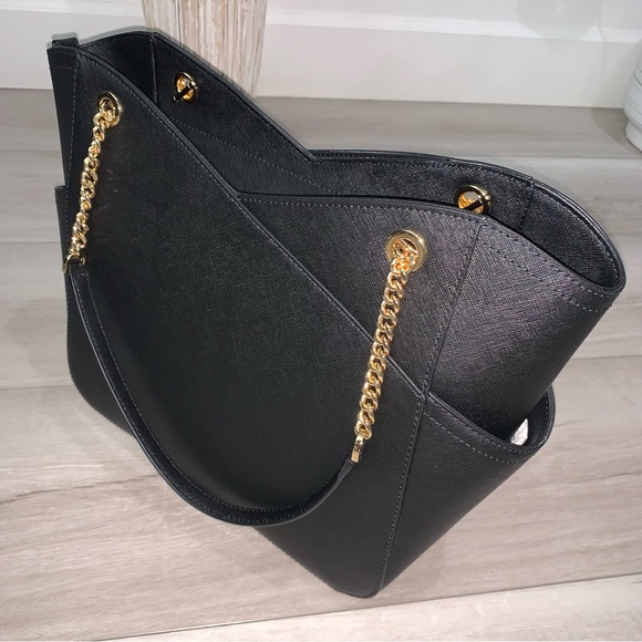 Michael Kors  Large Tote Black Saffiano Leather - Picture 5 of 9